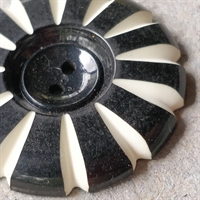 sort hvid retro knap plastik genbrug til salg gamle knapper